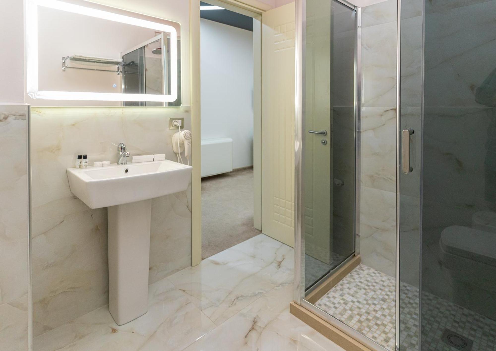 Alko Hotel Shkoder Exterior photo