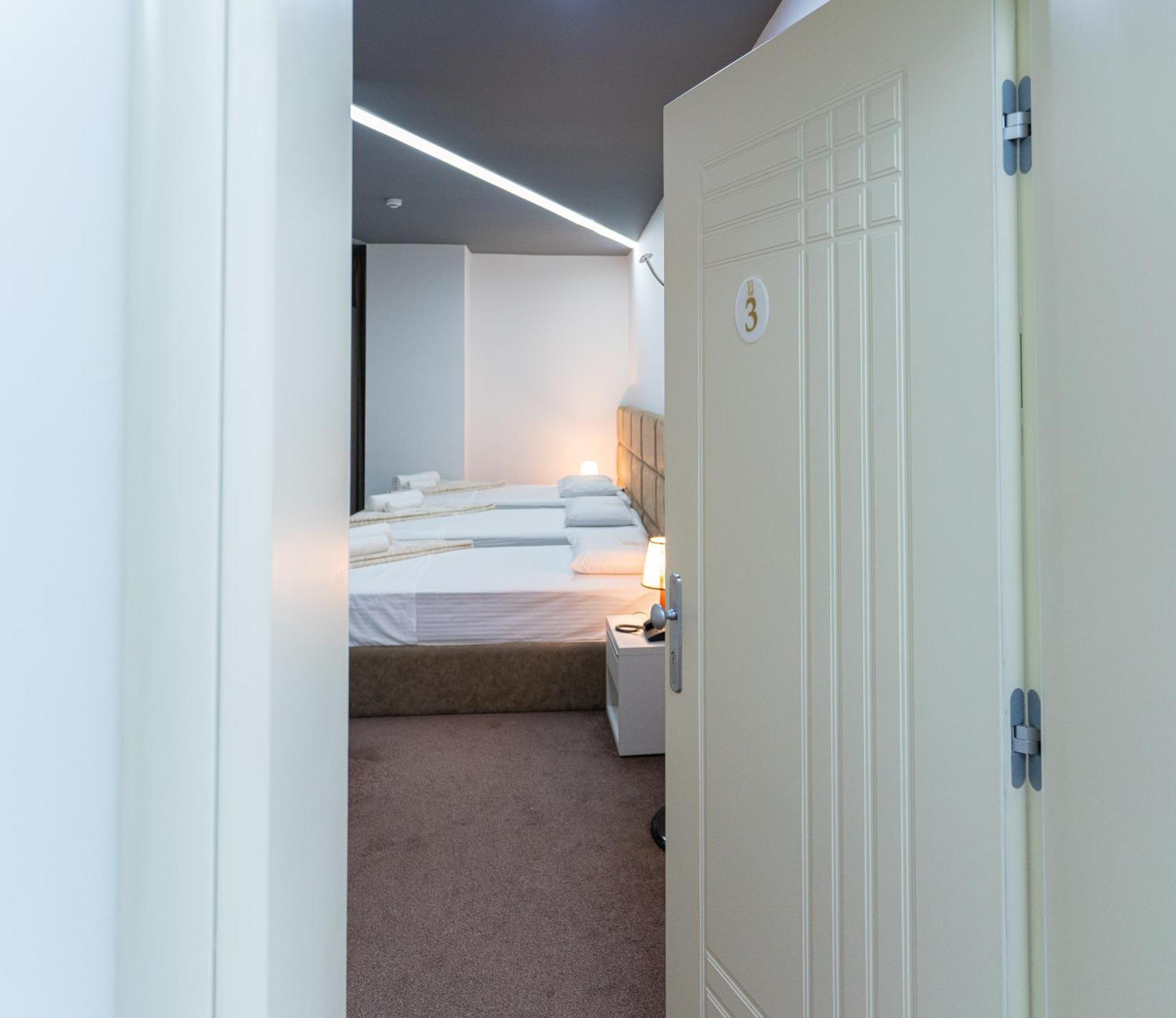 Alko Hotel Shkoder Exterior photo