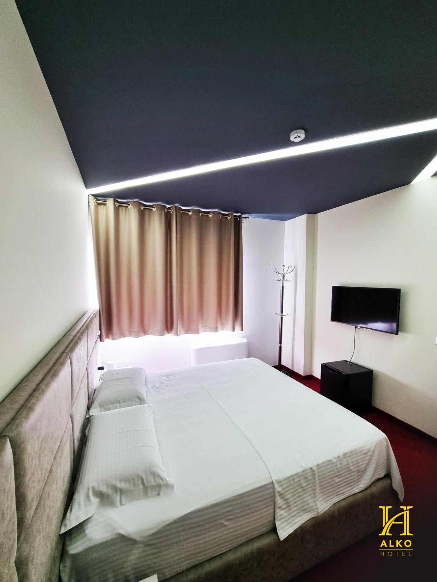 Alko Hotel Shkoder Exterior photo